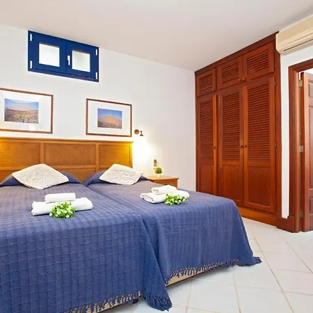 Villa Sleeps 6 Pool Air Con Wifi