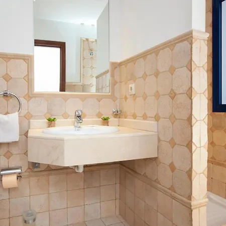 Sleeps 6 Pool Air Con Wifi Villa *