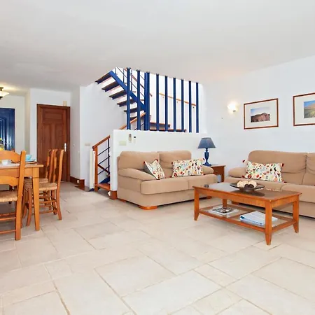Sleeps 6 Pool Air Con Wifi *